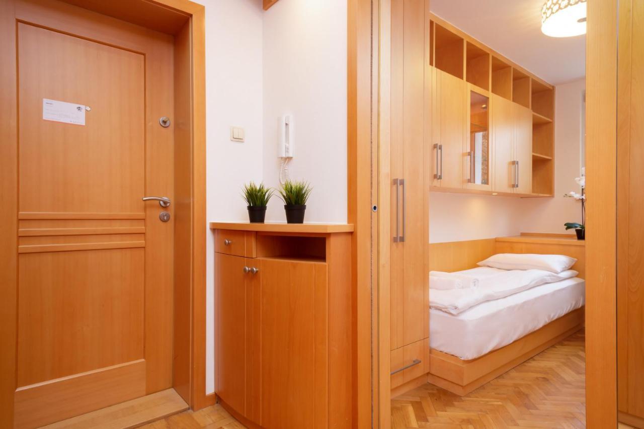 Two-Bedroom Family Apartment Esperanto Next To Klif By Noclegi Renters Warsaw Exterior photo