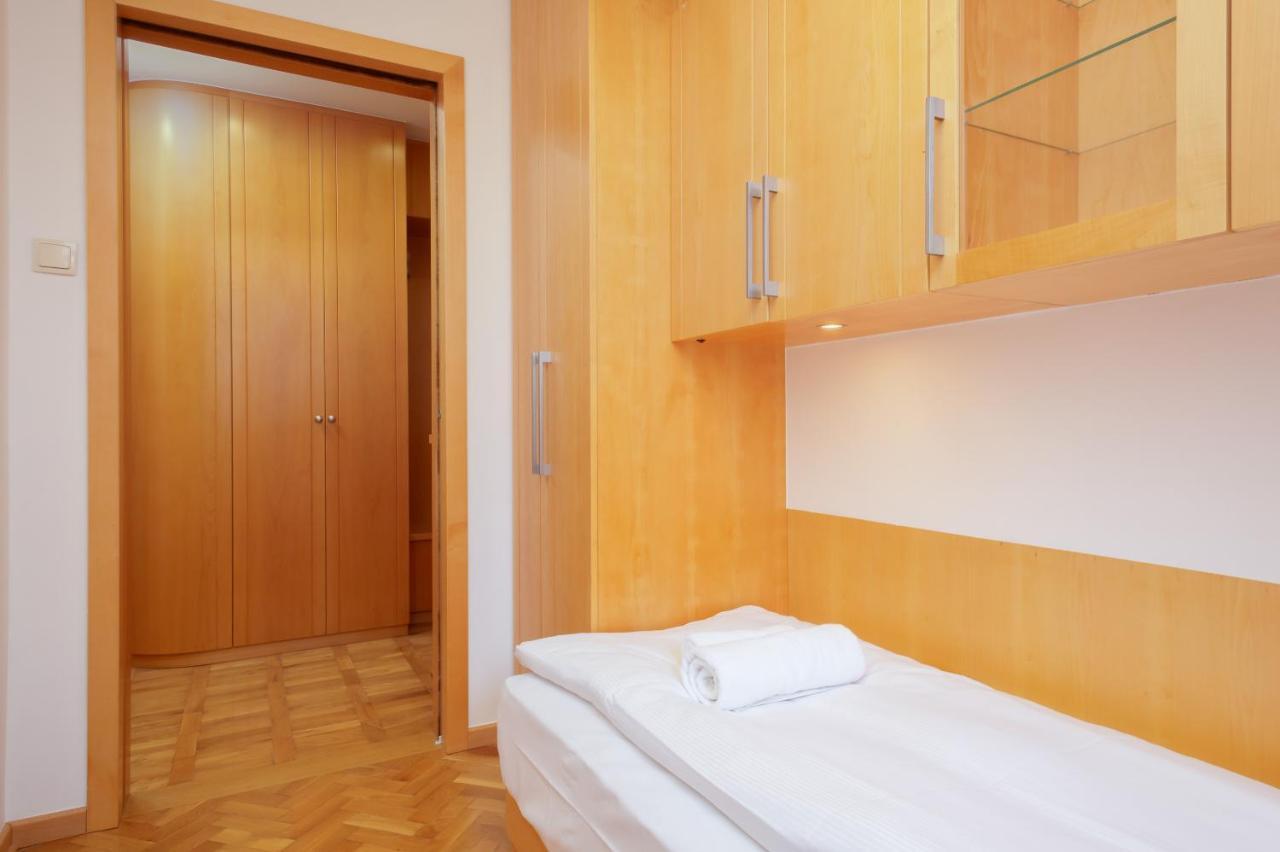 Two-Bedroom Family Apartment Esperanto Next To Klif By Noclegi Renters Warsaw Exterior photo